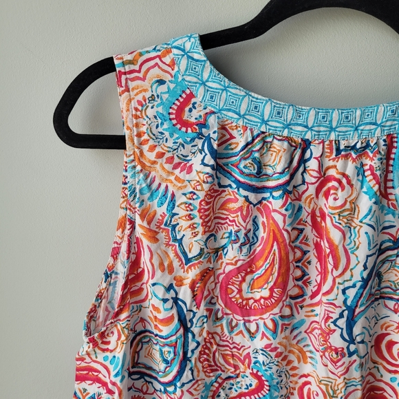 Crown & Ivy Sleeveless V-neck Paisley Floral Pattern Tunic Blouse Size Petite LG - Picture 9 of 12